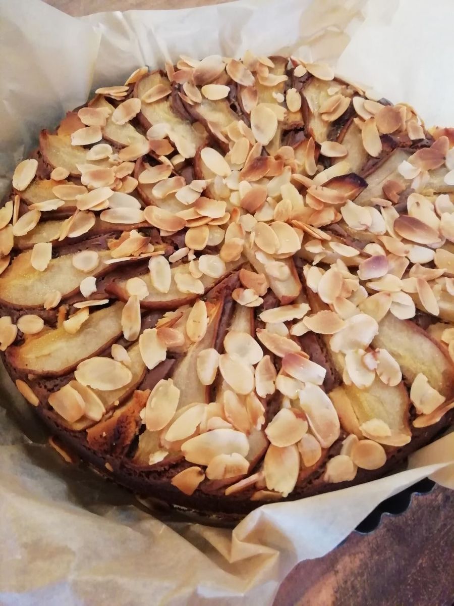 Nuss-Birne-Marzipan Kuchen